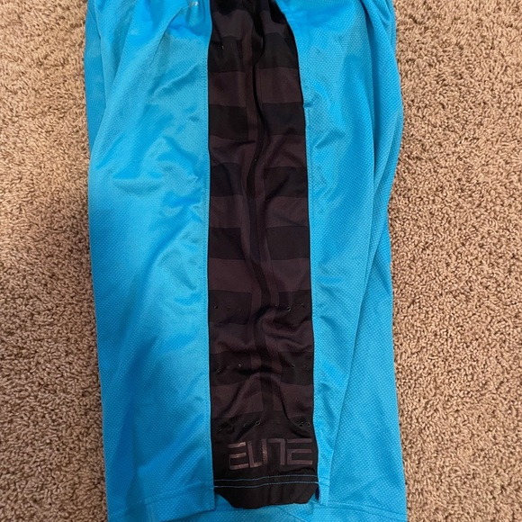 Nike Basketball Shorts - Picture 1 of 4